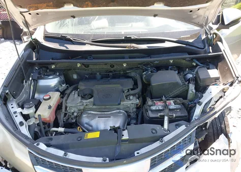 2014 Toyota Rav4 Xle z USA, uszkodzony, nr VIN JTMWFREV8EJ024260